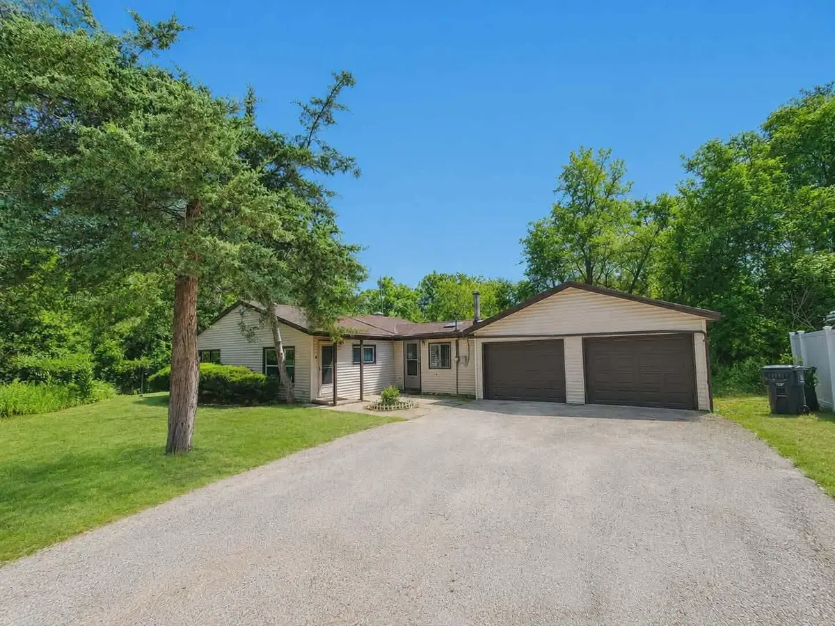 3908 Valley Rd, Caledonia, WI 53405 - #1