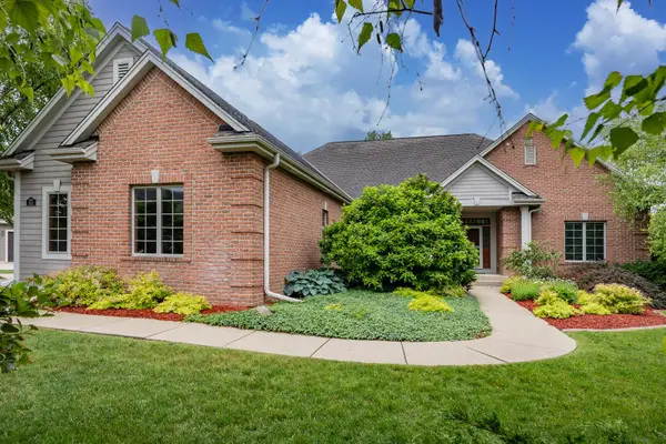 W171N5517 Autumn View Ln, Menomonee Falls, WI 53051
