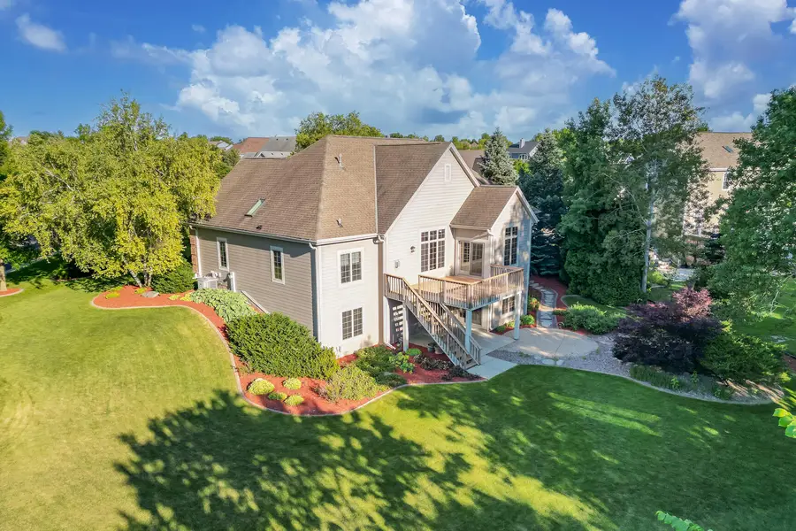 W171N5517 Autumn View Ln, Menomonee Falls, WI 53051 - #2