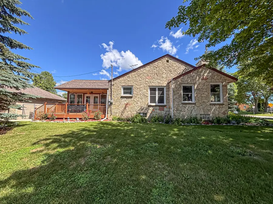 833 S 119th St, West Allis, WI 53214 - #2