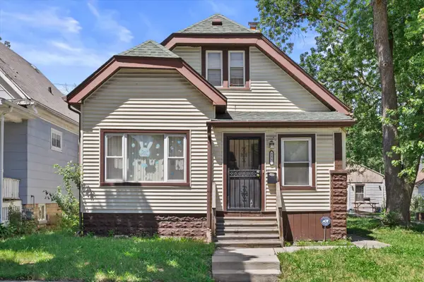 3118 W Fairmount Ave, Milwaukee, WI 53209