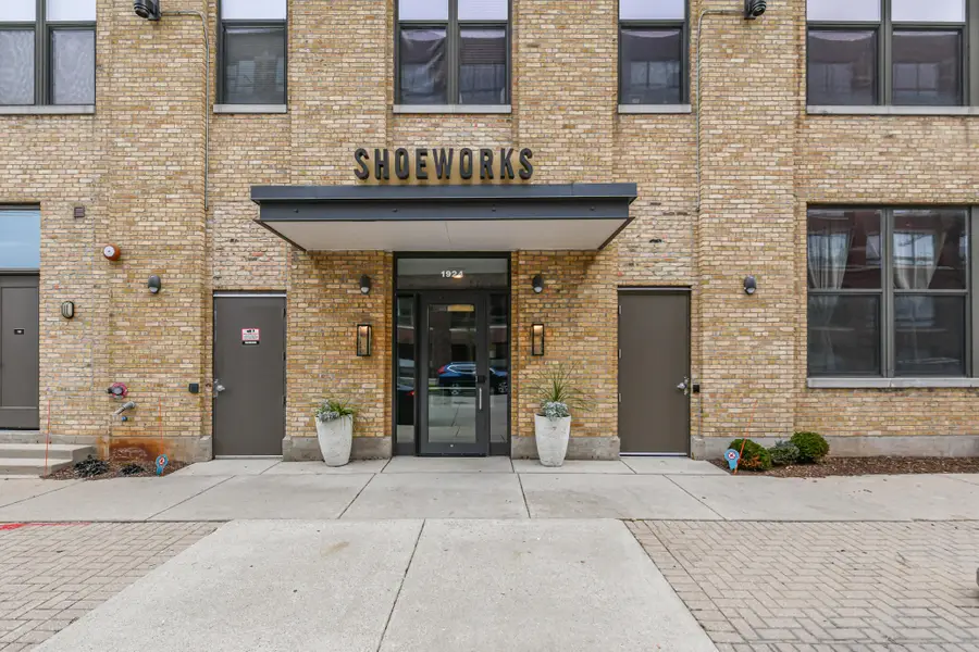 1924 N Hubbard St, Milwaukee, WI 53212 - #2