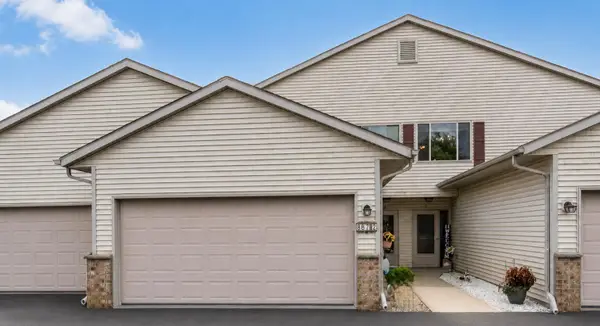 987 Roseland Dr, Kewaskum, WI 53040