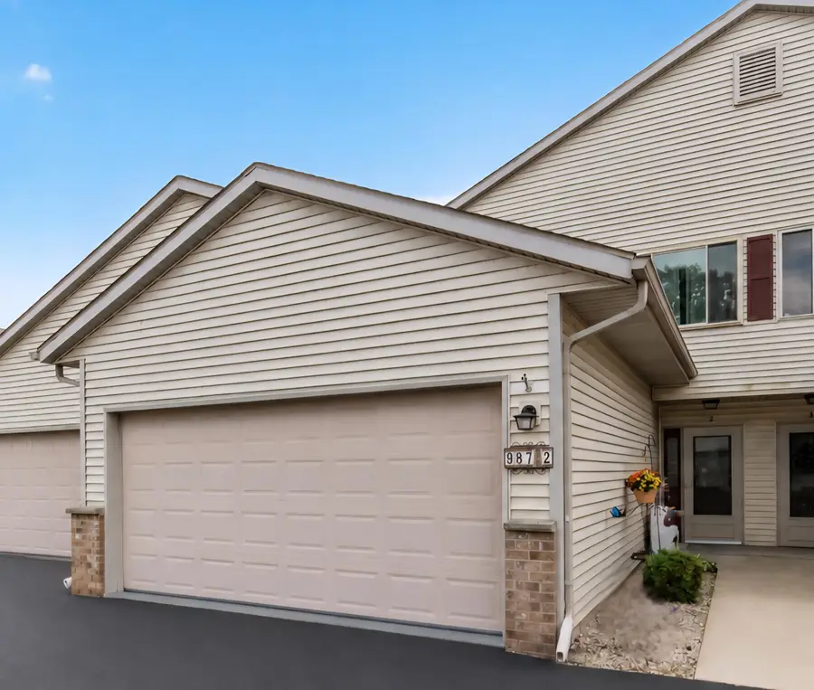 987 Roseland Dr, Kewaskum, WI 53040 - #2