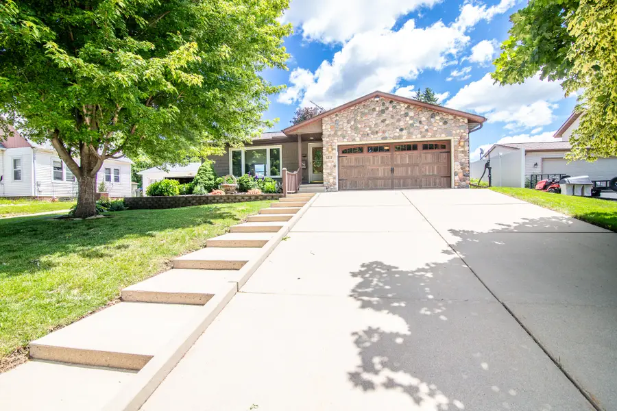 1317 Dakota St, Watertown, WI 53094 - #2