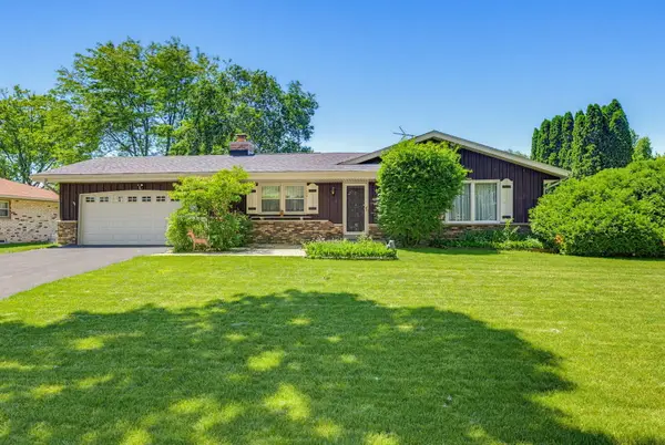 9069 N Maura Ln, Brown Deer, WI 53223