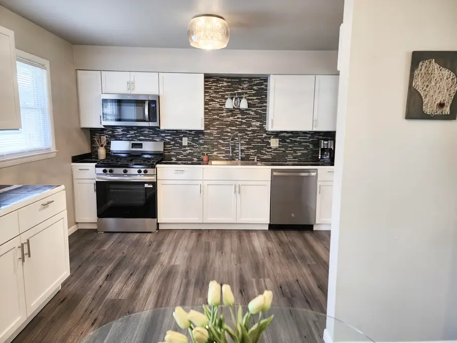 5925 N 75th St, Milwaukee, WI 53218 - #3