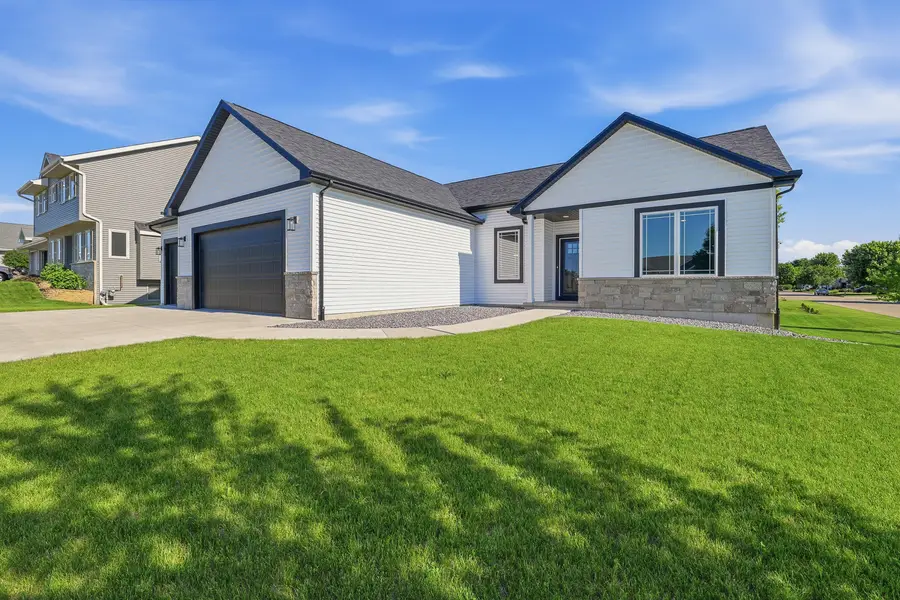 1291 Carolyn Blvd, Mayville, WI 53050 - #2