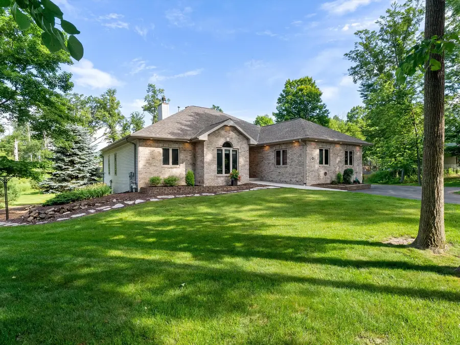 2226 Fairfield Ln, Plymouth, WI 53073 - #2