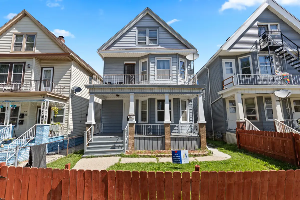 1822 W Rogers St, Milwaukee, WI 53204 - #1