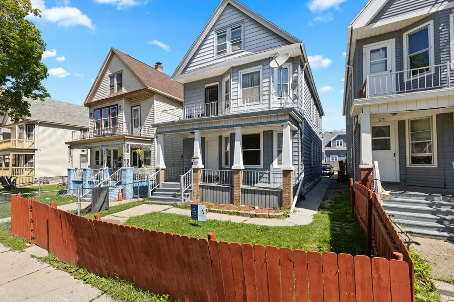 1822 W Rogers St, Milwaukee, WI 53204 - #2