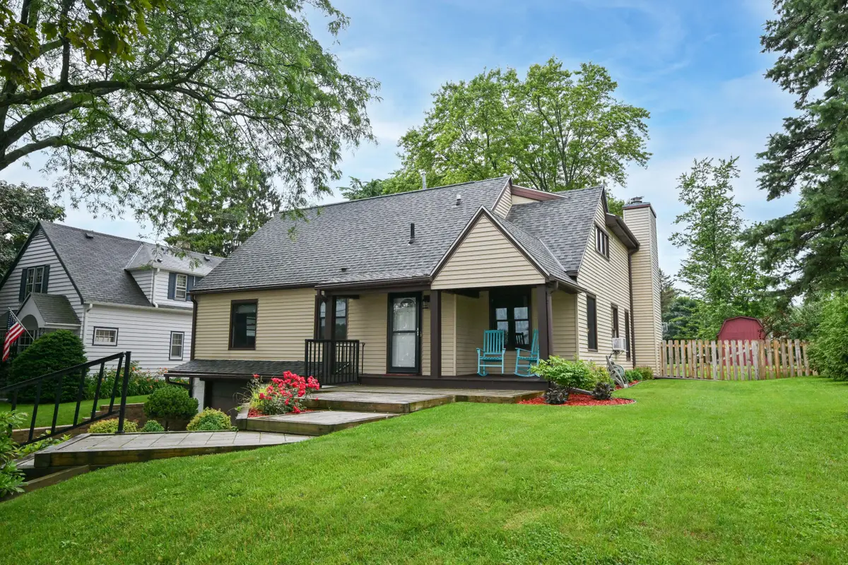 1314 S East Ave, Waukesha, WI 53186 - #1
