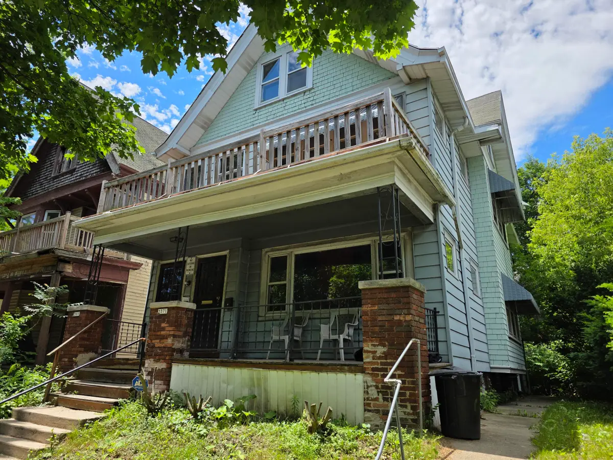 2369 N 6th St, Milwaukee, WI 53212 - #1