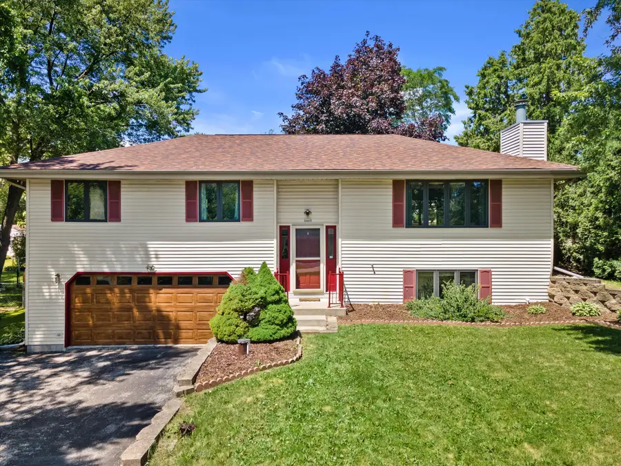1415 S 167th St, New Berlin, WI 53151 - #2