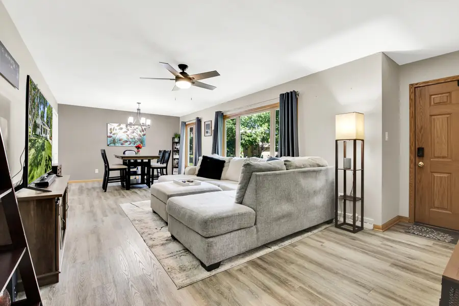 718 S Silverbrook Dr, West Bend, WI 53095 - #2