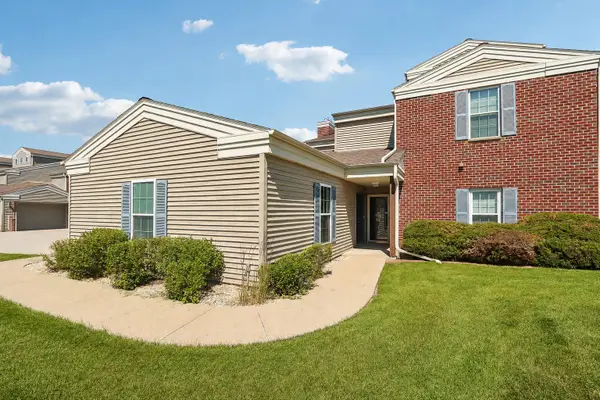 N16W26539 Tall Reeds Ln, Pewaukee, WI 53072