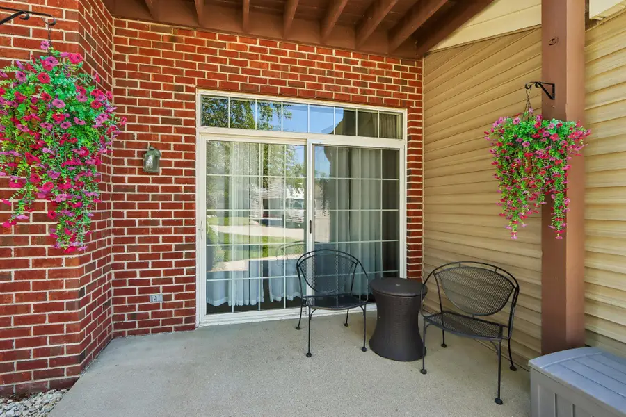 N16W26539 Tall Reeds Ln, Pewaukee, WI 53072 - #3