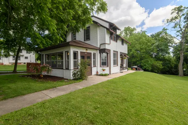 346 High St, Pewaukee, WI 53072