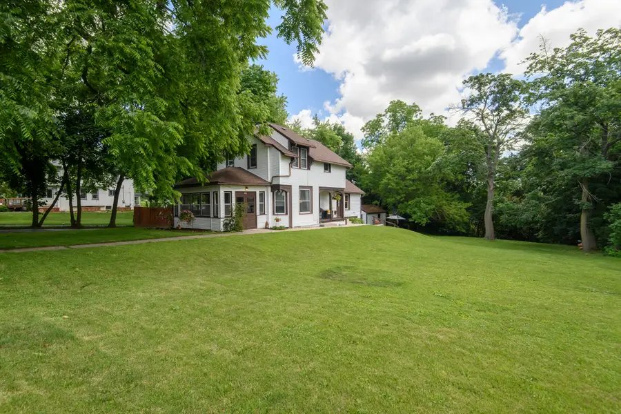 346 High St, Pewaukee, WI 53072 - #2