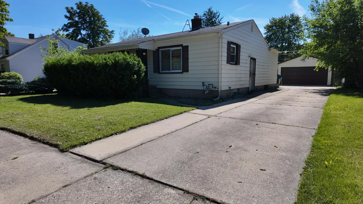 3424 4th Ave, Racine, WI 53402 - #1