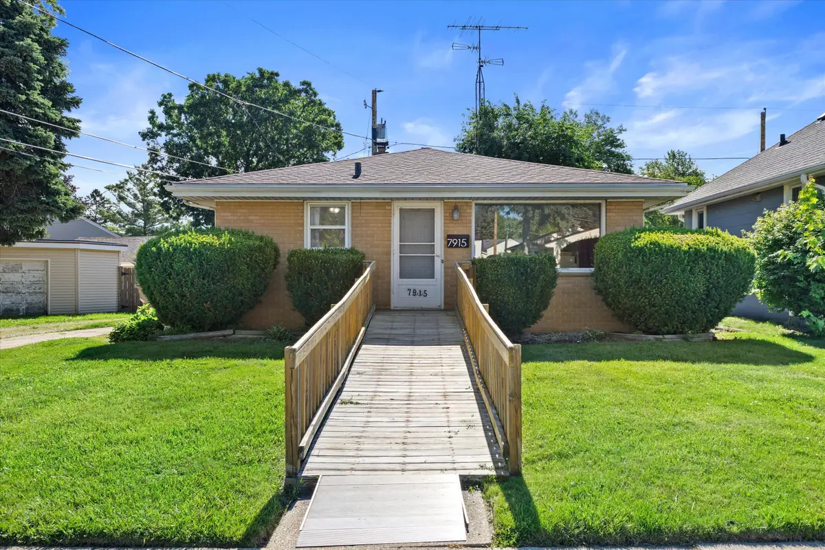 7915 45th Ave, Kenosha, WI 53142 - #1