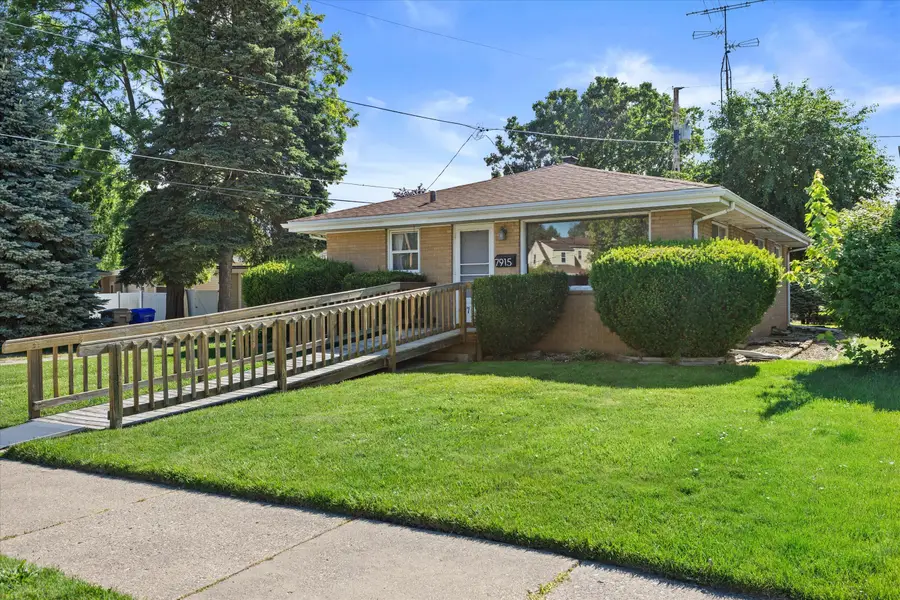 7915 45th Ave, Kenosha, WI 53142 - #3