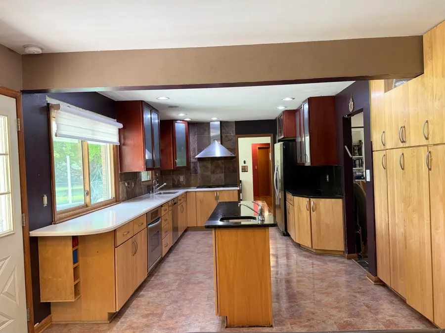 6964 N Braeburn Ln, Glendale, WI 53209 - #2