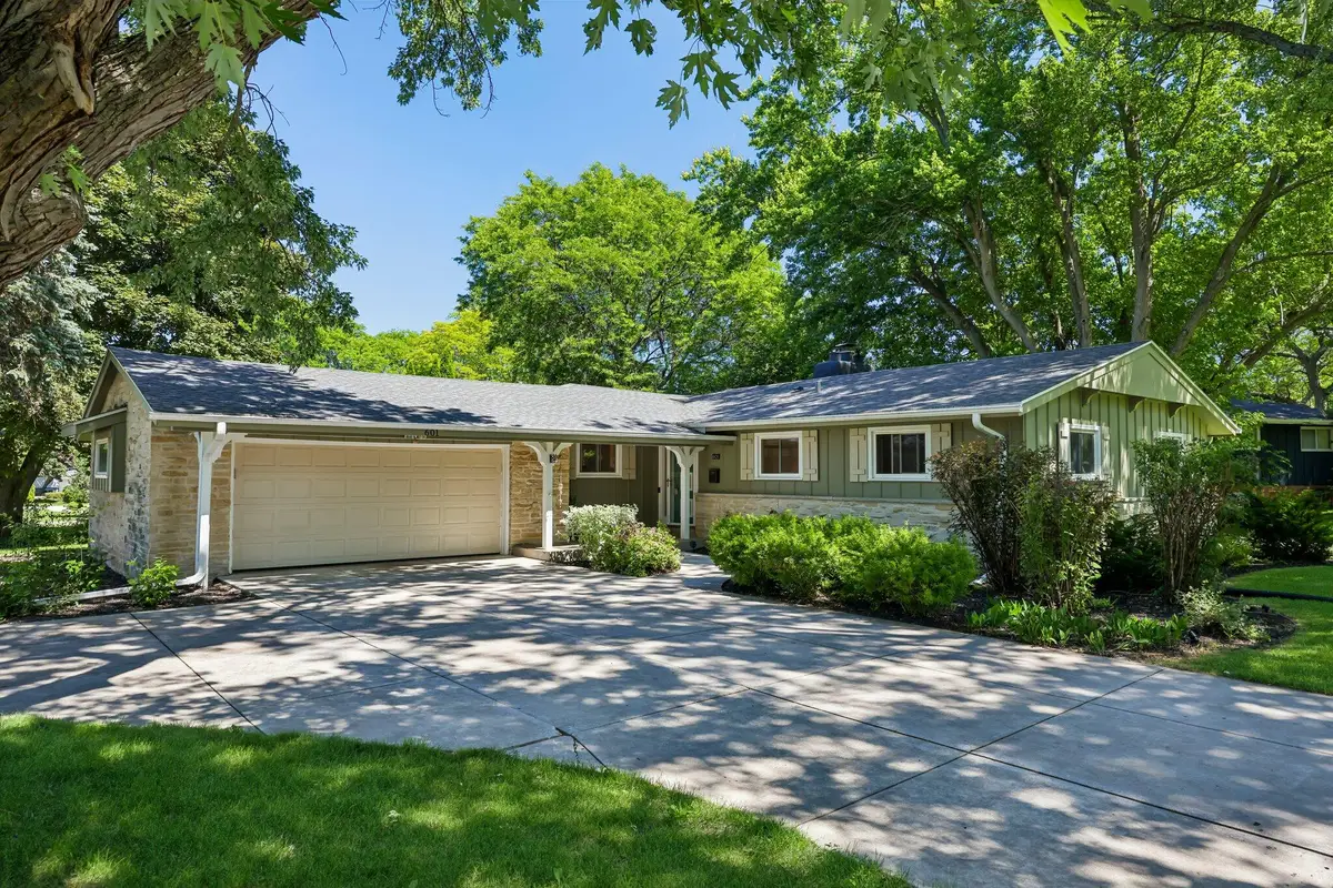 601 W Grand Ave, Thiensville, WI 53092 - #1