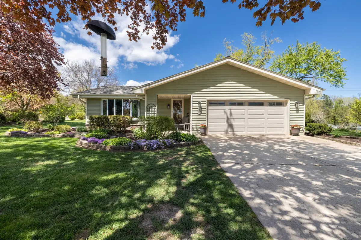 W248N9575 Norwauk Ct, Colgate, WI 53017 - #1