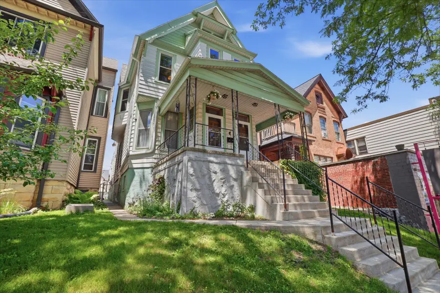 1685 N Humboldt Ave, Milwaukee, WI 53202 - #3
