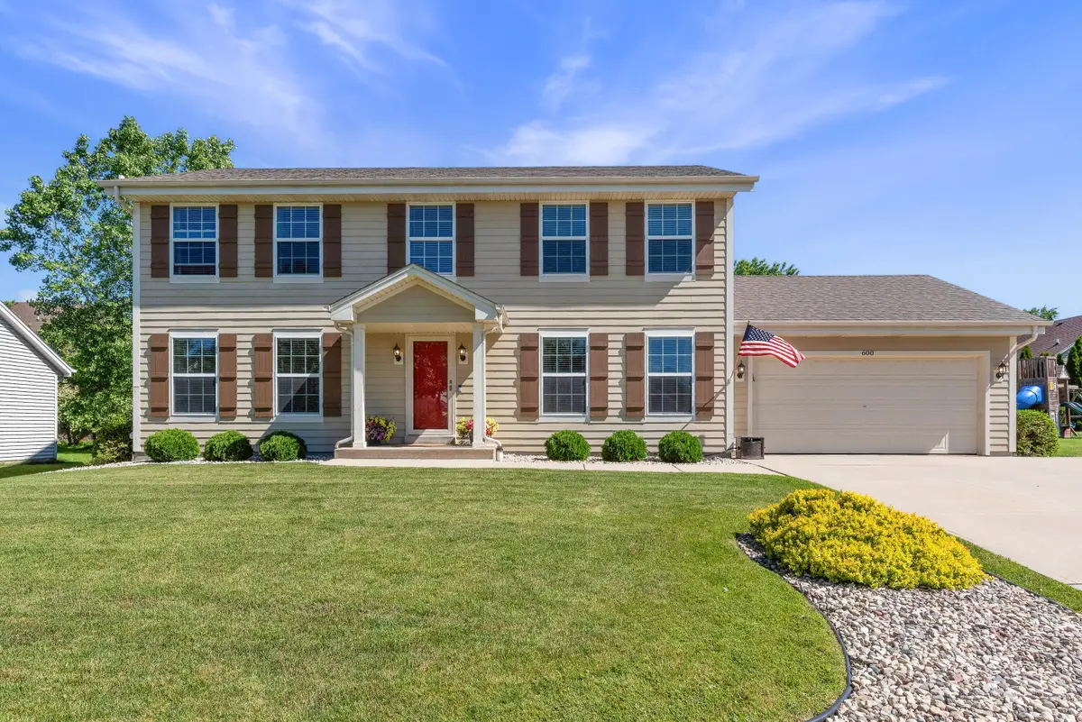 600 E Randy Rd, Oak Creek, WI 53154 - #1