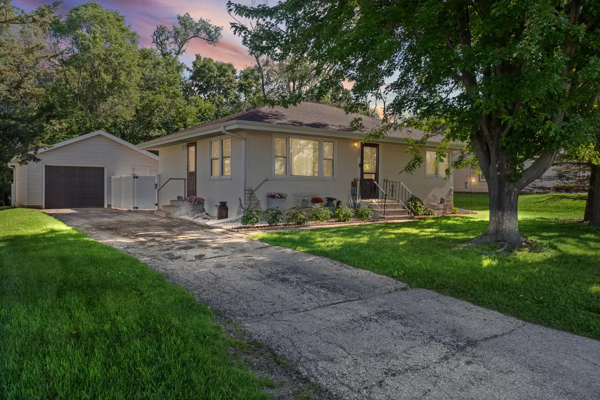 935 Wilson St, Onalaska, WI 54650 - #1