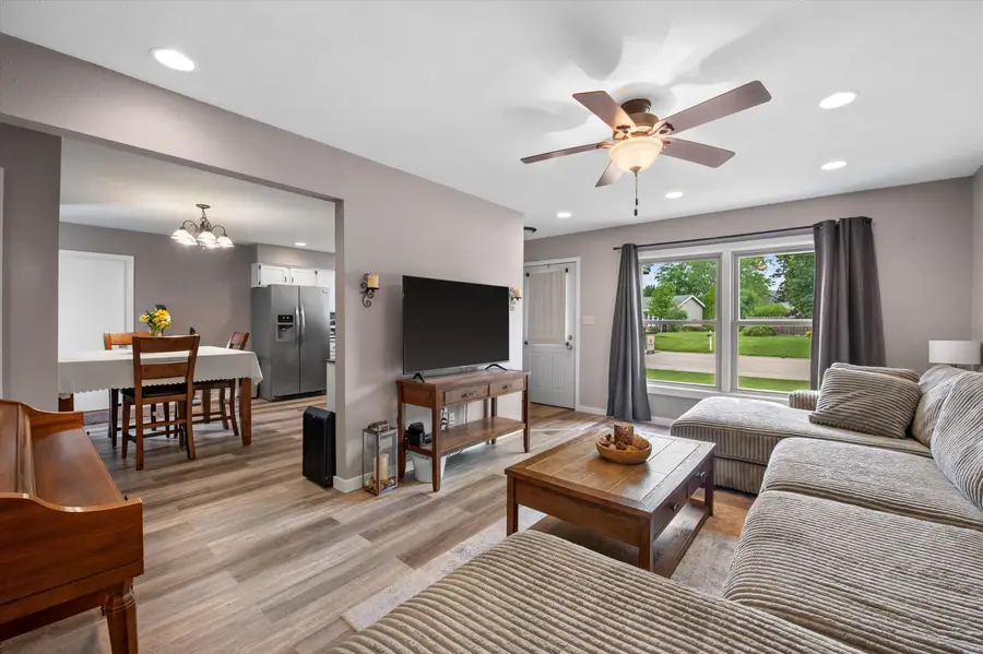 307 N 7th St, Waterford, WI 53185 - #3
