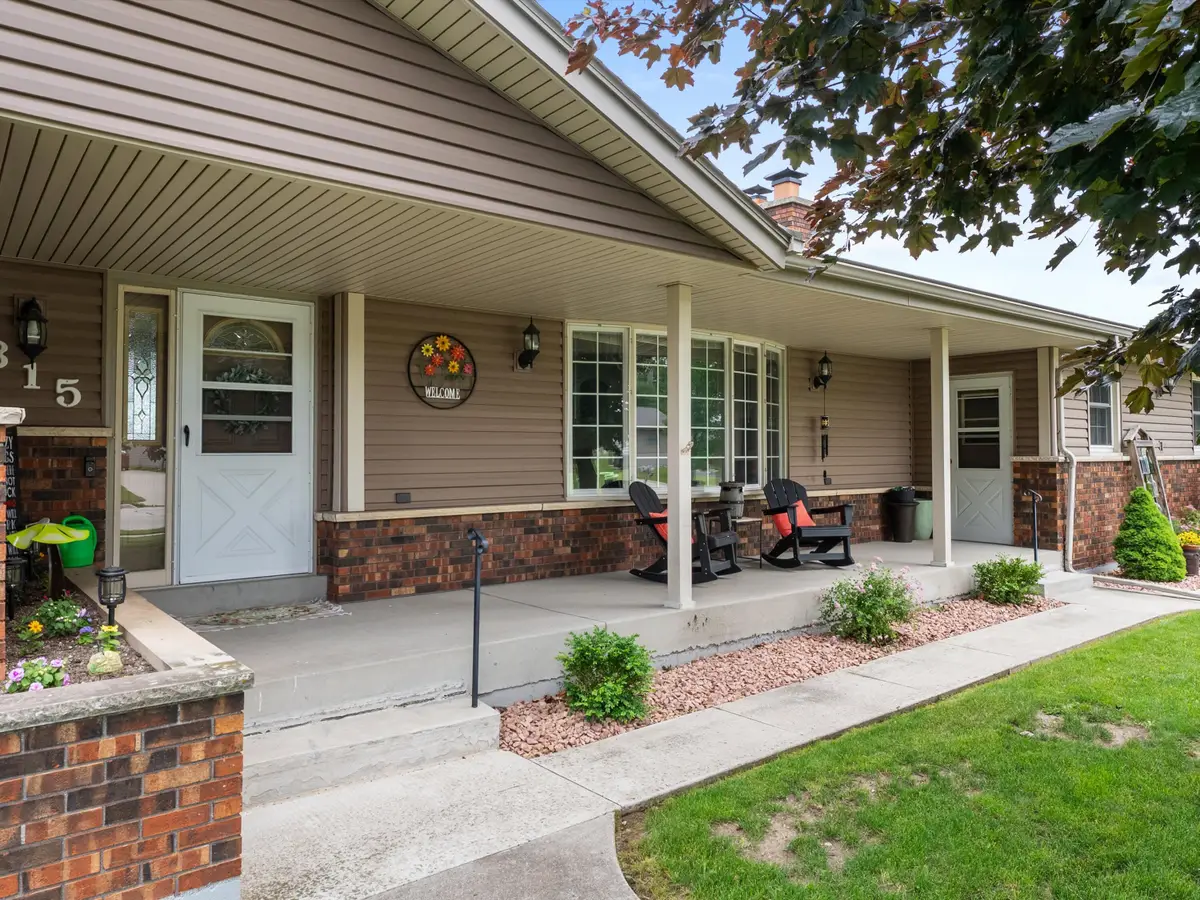 315 S Lincoln Dr, Howards Grove, WI 53083 - #1