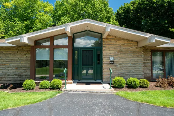 2460 Alta Louise Pkwy, Brookfield, WI 53045