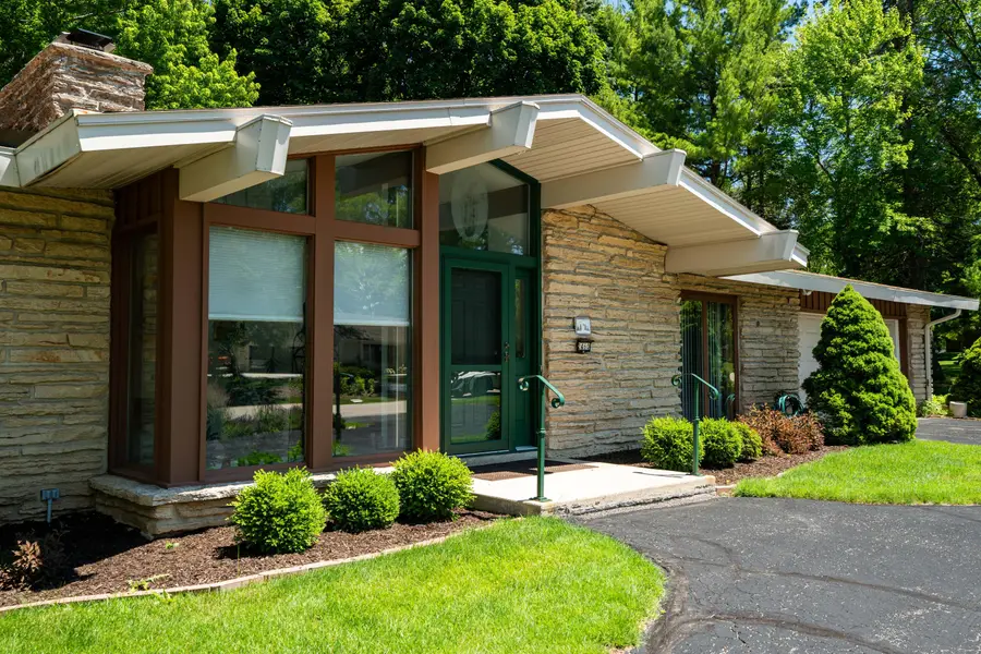 2460 Alta Louise Pkwy, Brookfield, WI 53045 - #2