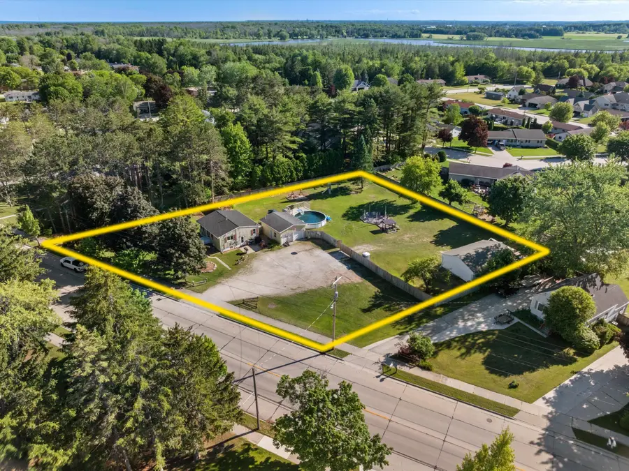 4208 Mishicot Rd, Two Rivers, WI 54241 - #2
