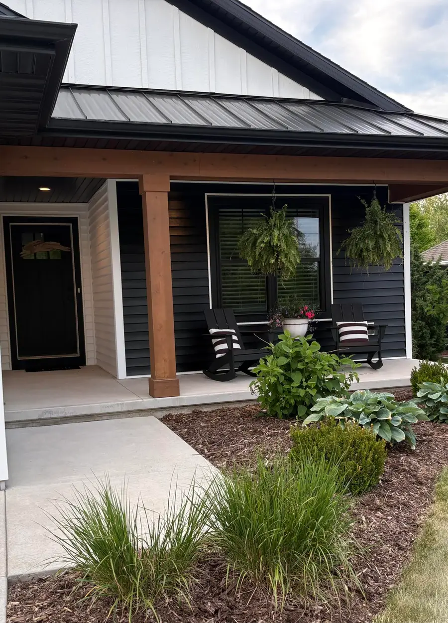 524 Cloverdale Ln, Plymouth, WI 53073 - #2