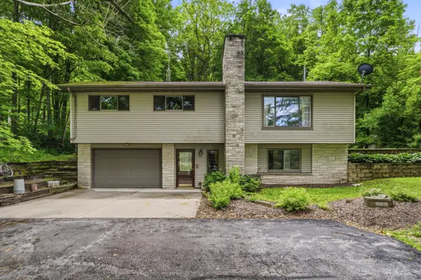 16924 Lax Chapel Rd, Schleswig, WI 53042