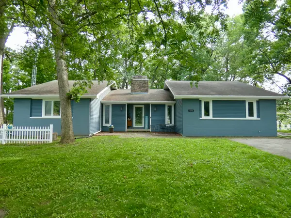 575 Illinois Ave, Green Lake, WI 54941