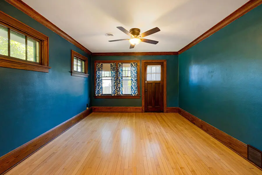 1020 E Manitoba St, Milwaukee, WI 53207 - #3