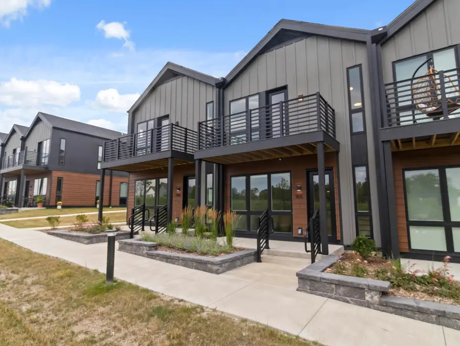 9352 S Alder Pl, Oak Creek, WI 53154 - #2