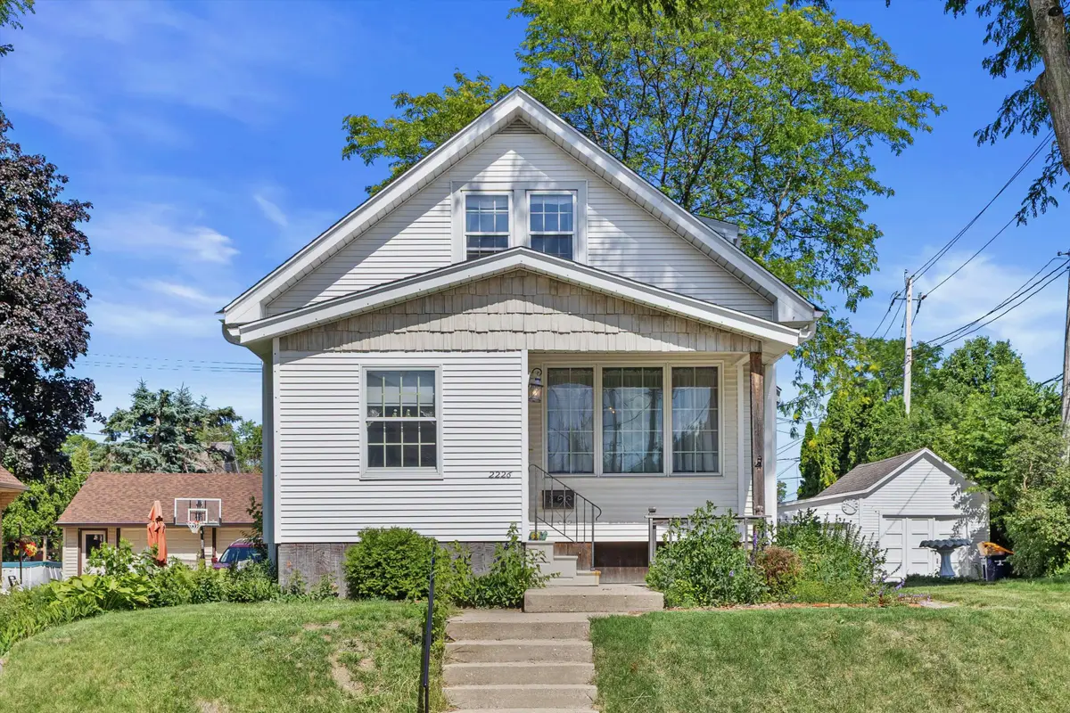 2226 S 90th St, West Allis, WI 53227 - #1
