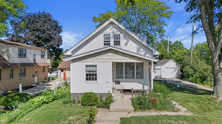 2226 S 90th St, West Allis, WI 53227 - #2