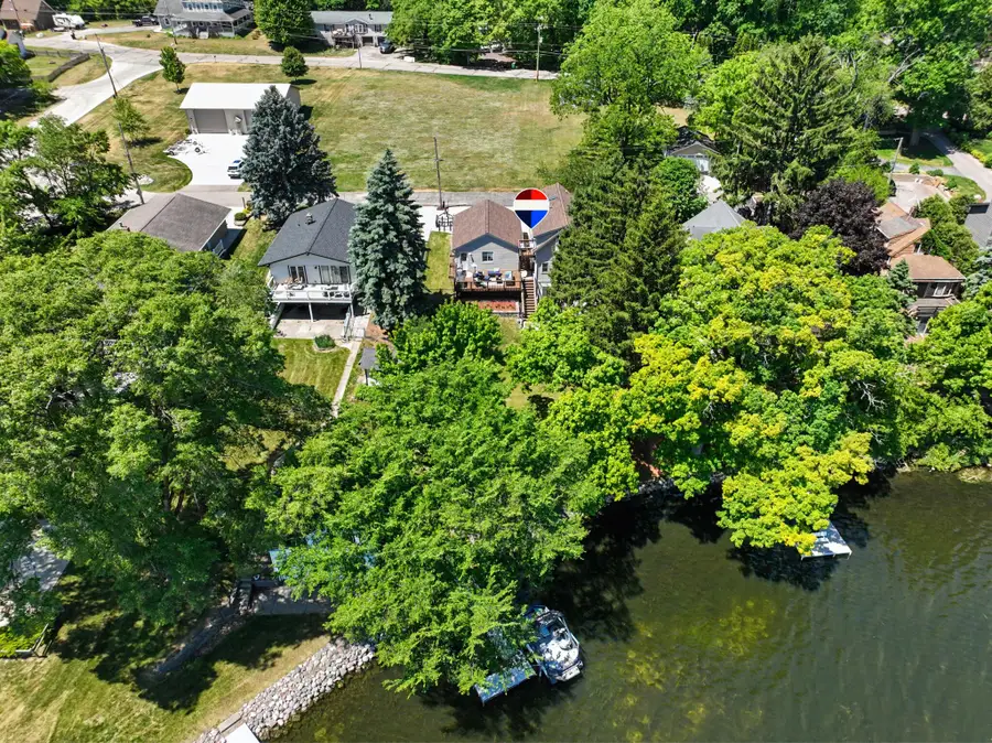 6709 Spruce Ln, Waterford, WI 53185 - #2