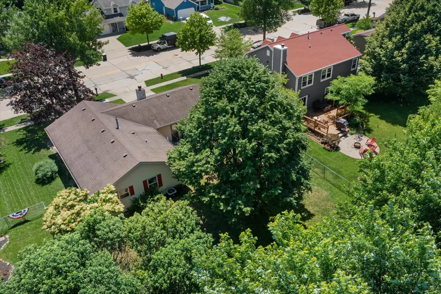 1130 E Elm Rd, Oak Creek, WI 53154 - #3