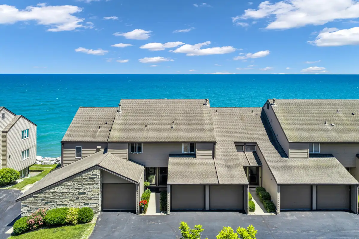 141 S Lakeshore Dr, Somers, WI 53403 - #1