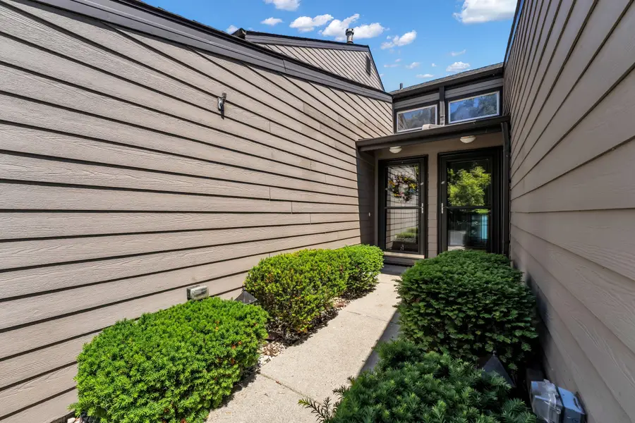 141 S Lakeshore Dr, Somers, WI 53403 - #2