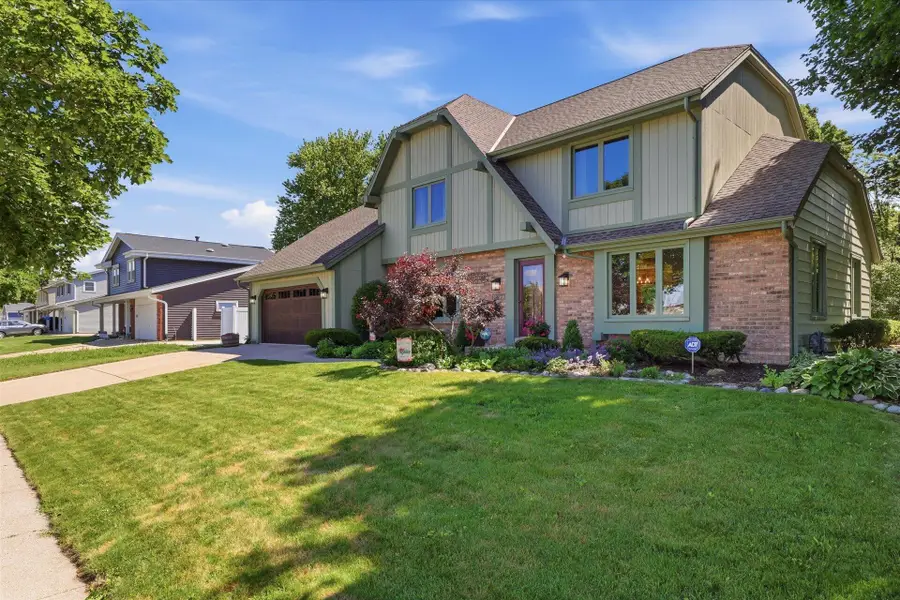 1127 Tenny Ave, Waukesha, WI 53186 - #2