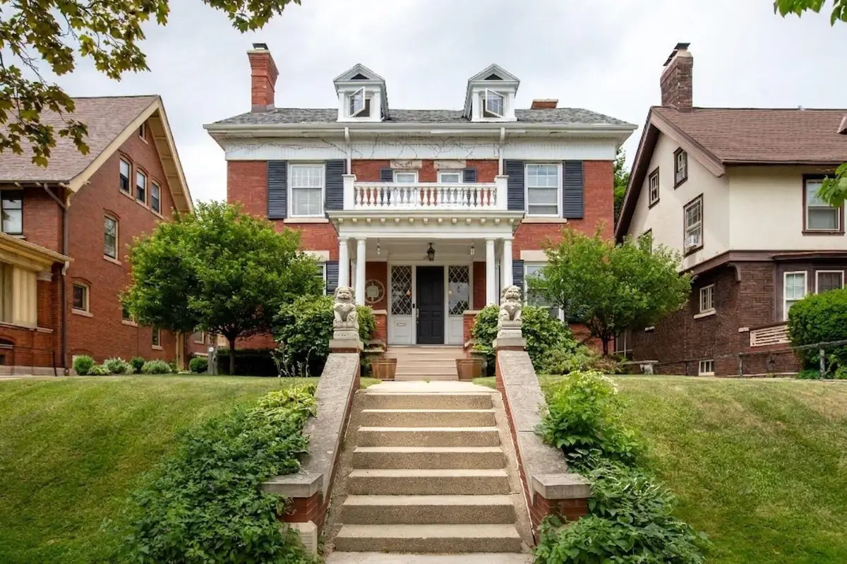 2667 N Summit Ave, Milwaukee, WI 53211 - #1